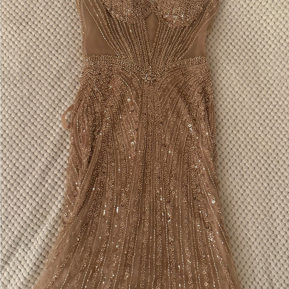 Elegant Sequin Evening Dress in Gold
